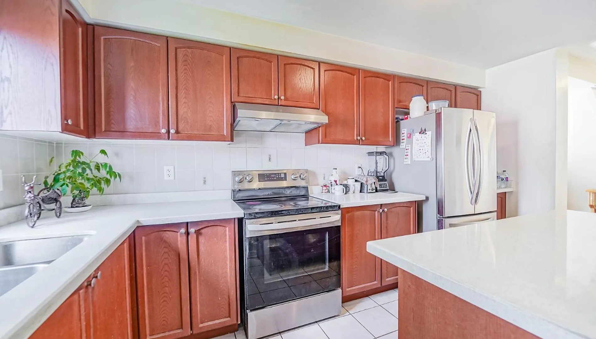 Beautiful Toronto Homestay- 15 Min To Downtown- Free Parking 0*,  Canada