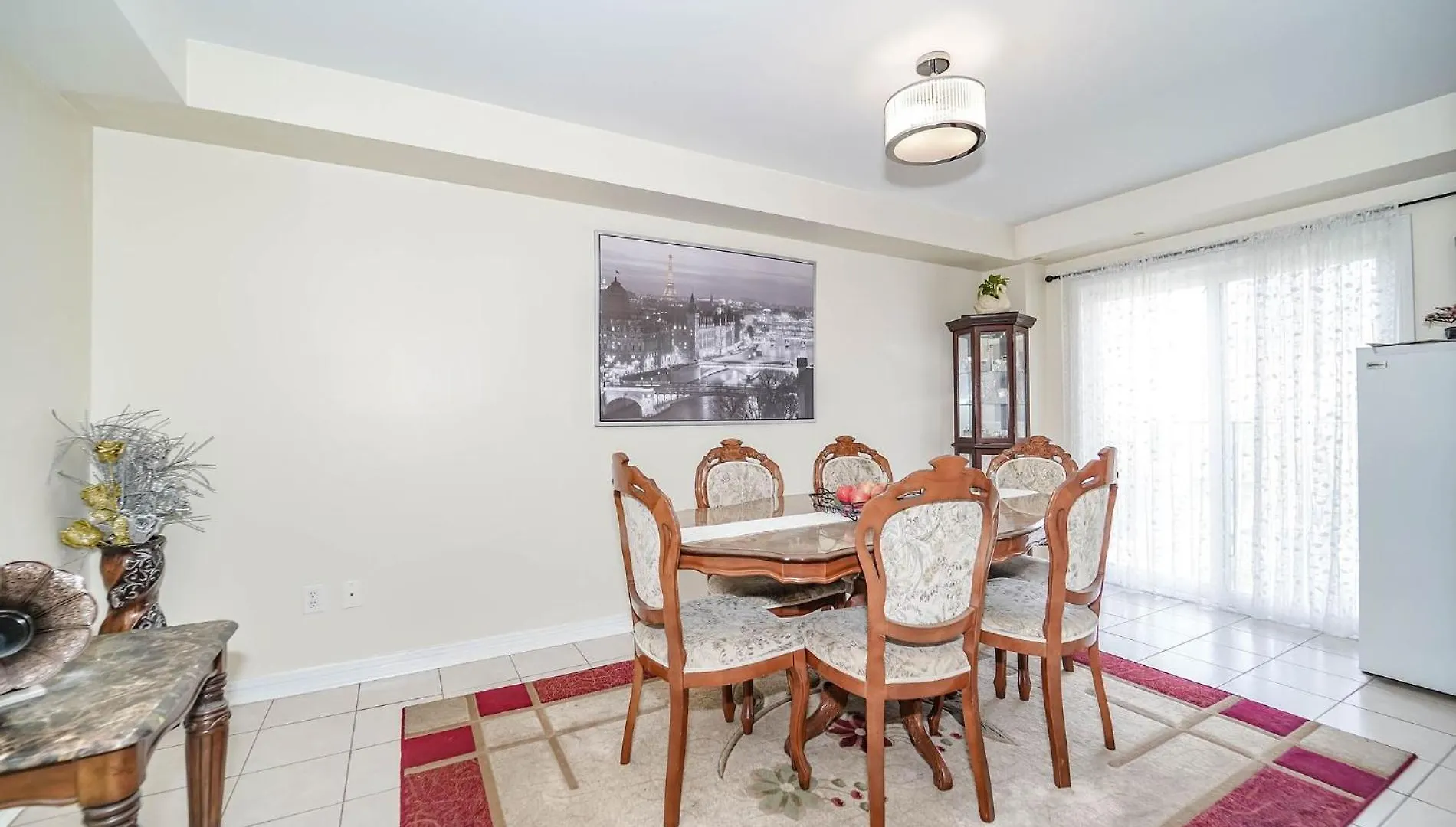 Beautiful Toronto Homestay- 15 Min To Downtown- Free Parking Homestay