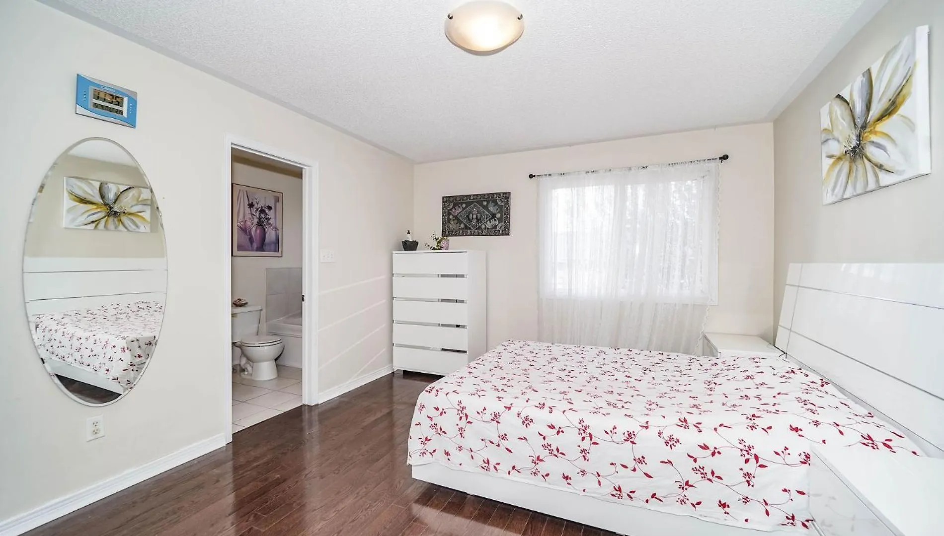 홈스테이 Beautiful Toronto Homestay- 15 Min To Downtown- Free Parking 캐나다